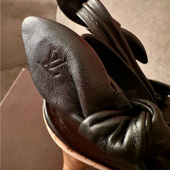 🔥🖤LV Black Leather🖤🔥 LV Porto Cervo Black Leather & Cork Sandals - Picture 2 of 9